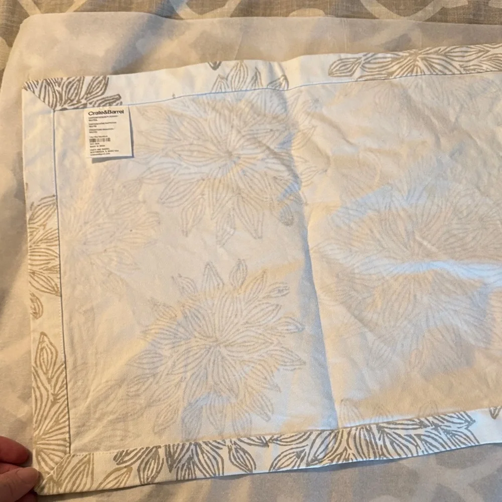 8 Elegant Floral Placemat
